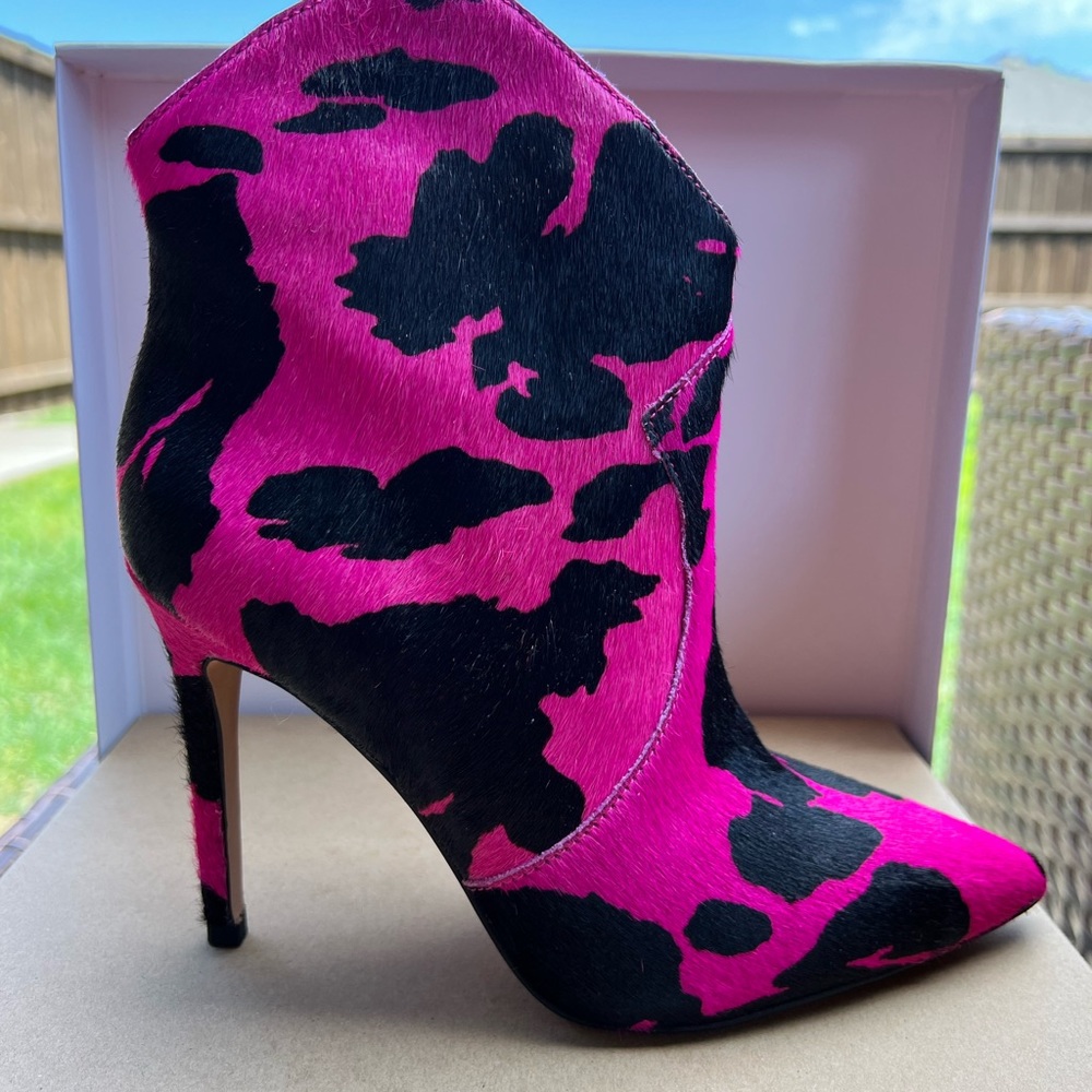 Jessica Simpson Pixelle2 Hot pink!